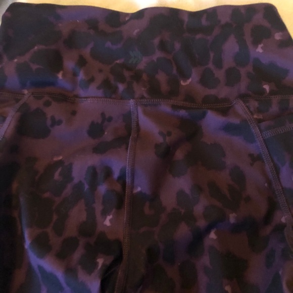 NWOT All In Motion Leopard Print  7/8 Legging & Sports Bra Set  Size Small - Picture 8 of 16